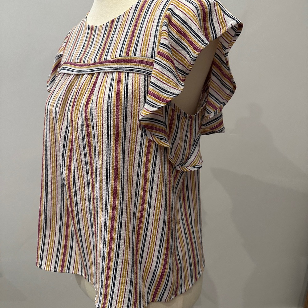 Chic Striped Ruffle Blouse - Picture 3 of 8